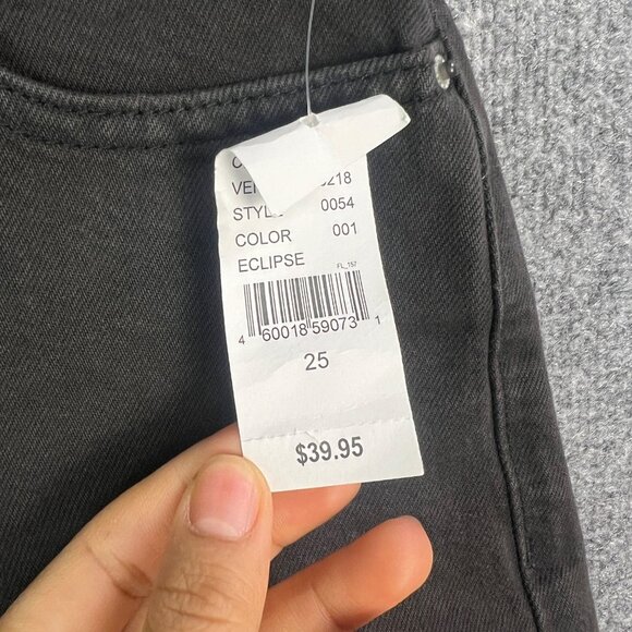 NWT Pacsun Womens‎ 25 Black High Rise Rolled Short Button Fly Cuffed Flat Front - Picture 2 of 9